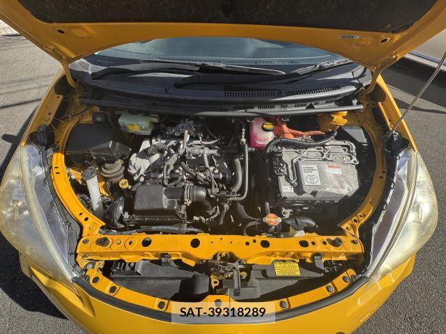 Toyota AQUA 2012-11 8854855-7