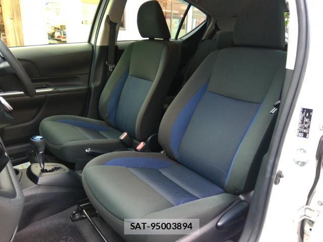 Toyota AQUA 2018-02 8854942-10