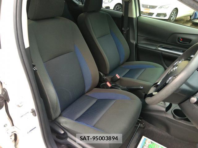 Toyota AQUA 2018-02 8854942-8