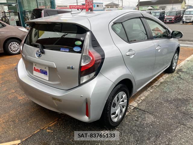Toyota AQUA 2021-03 8854979-1