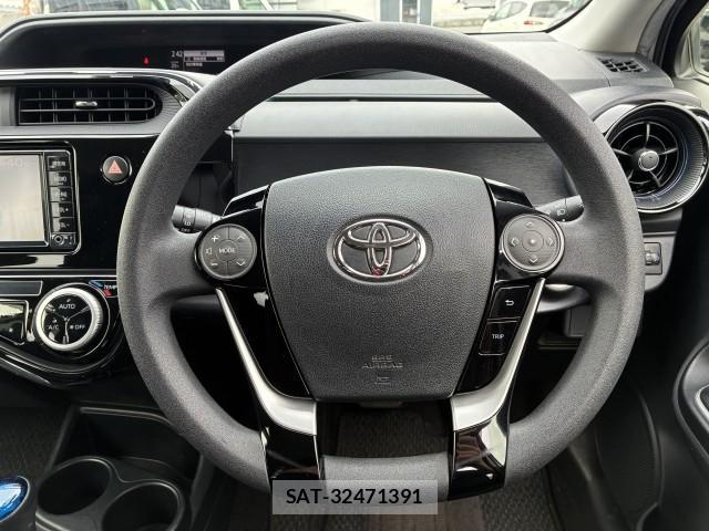 Toyota AQUA 2017-11 8855024-15