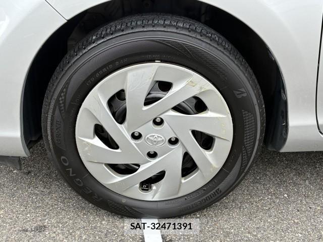 Toyota AQUA 2017-11 8855024-17