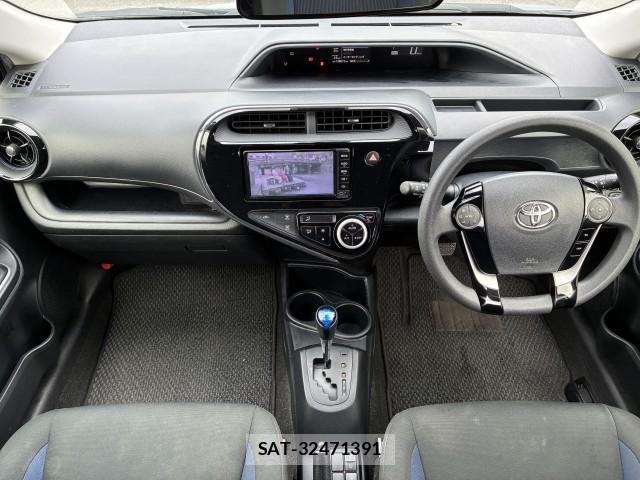 Toyota AQUA 2017-11 8855024-2