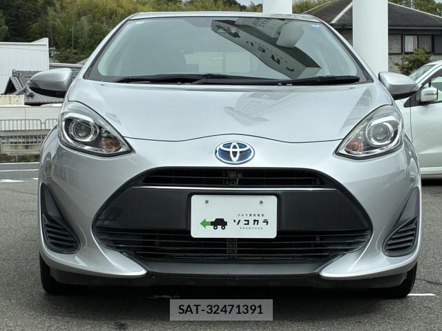 Toyota AQUA 2017-11 8855024-8