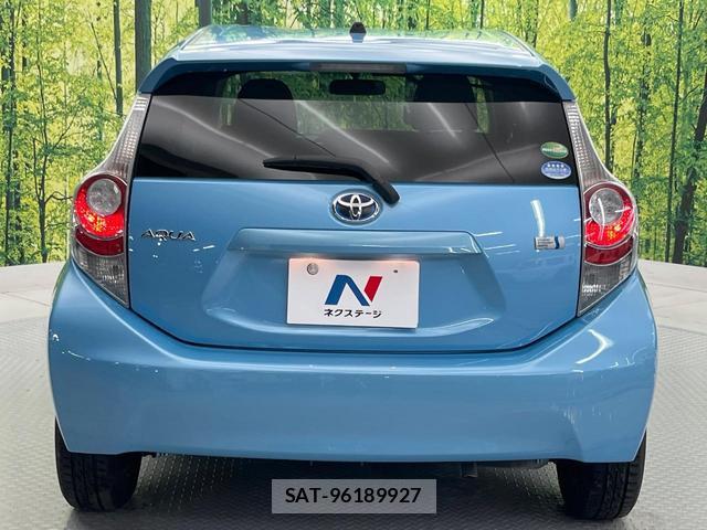 Toyota AQUA 2013-06 8855117-15