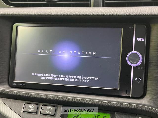 Toyota AQUA 2013-06 8855117-3