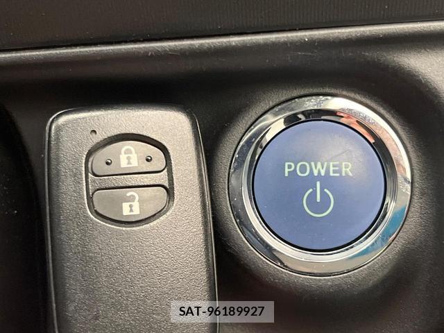 Toyota AQUA 2013-06 8855117-4