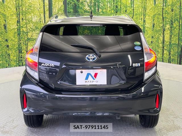Toyota AQUA 2017-09 8855118-15