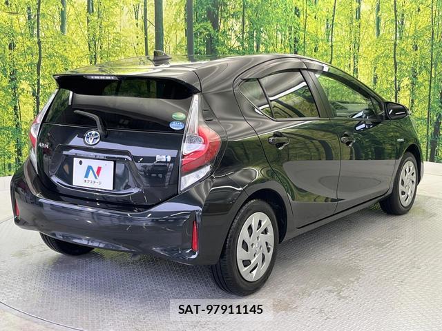Toyota AQUA 2017-09 8855118-17