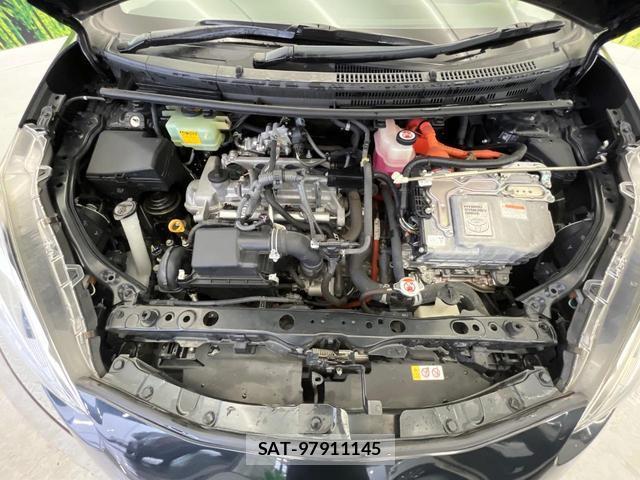 Toyota AQUA 2017-09 8855118-18