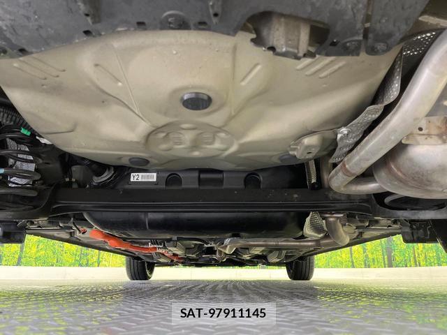 Toyota AQUA 2017-09 8855118-19