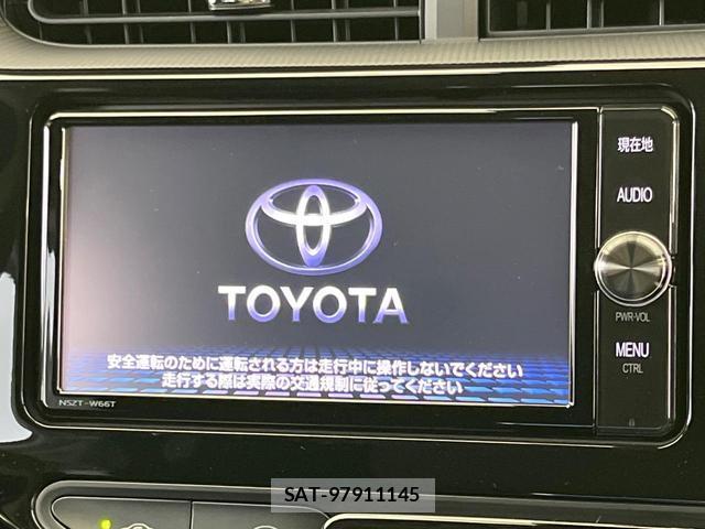 Toyota AQUA 2017-09 8855118-3