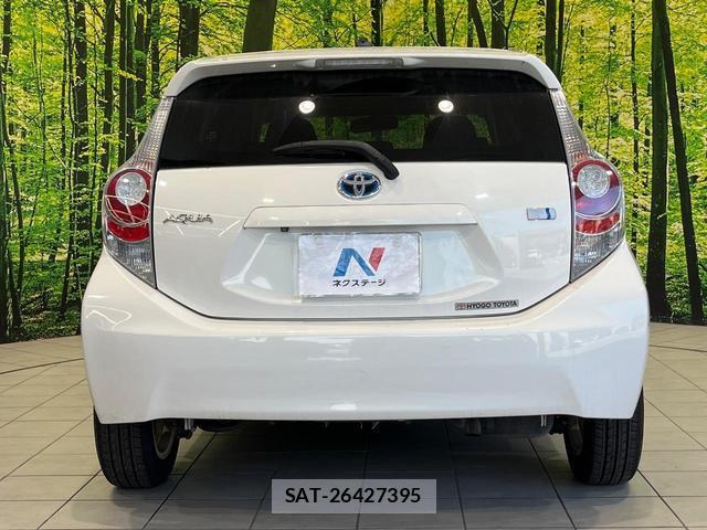Toyota AQUA 2012-03 8855197-14
