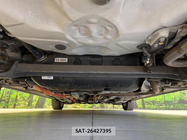 Toyota AQUA 2012-03 8855197-18