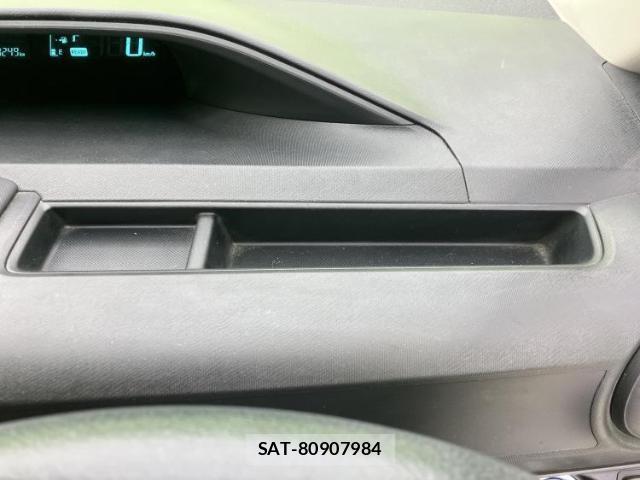 Toyota AQUA 2013-08 8855211-13