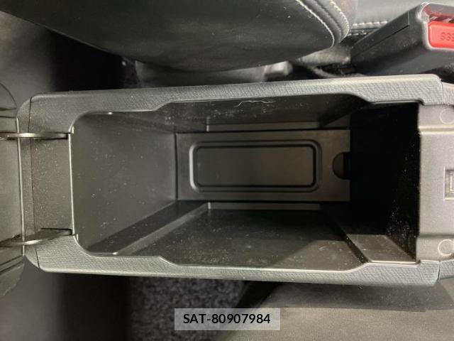 Toyota AQUA 2013-08 8855211-14