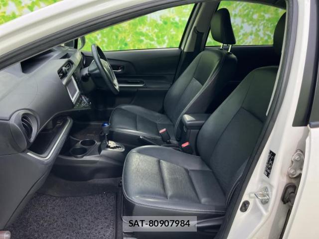 Toyota AQUA 2013-08 8855211-5