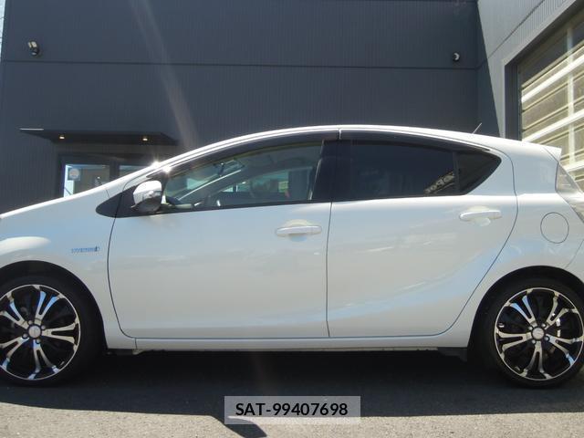 Toyota AQUA 2012-04 8855222-4