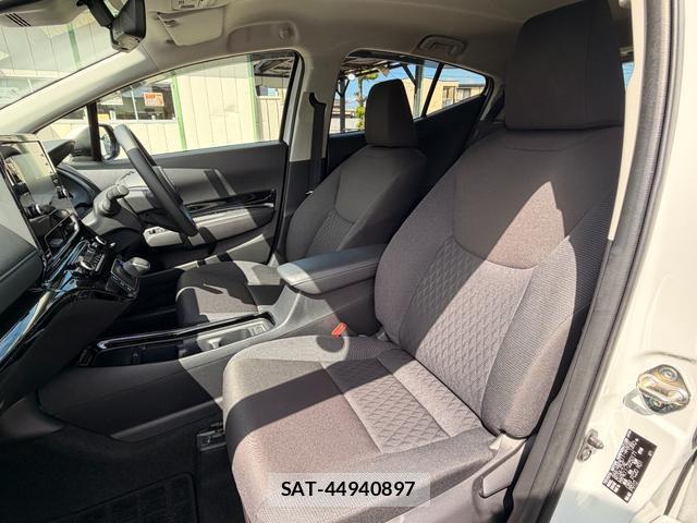 Toyota AQUA 2025-05 8855225-12