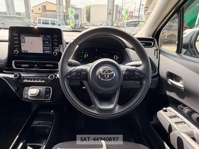 Toyota AQUA 2025-05 8855225-15