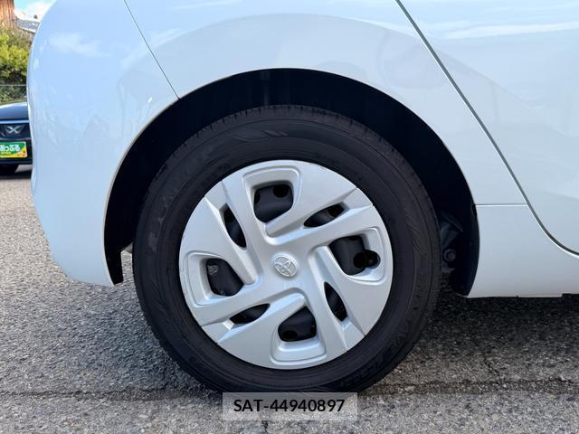 Toyota AQUA 2025-05 8855225-19