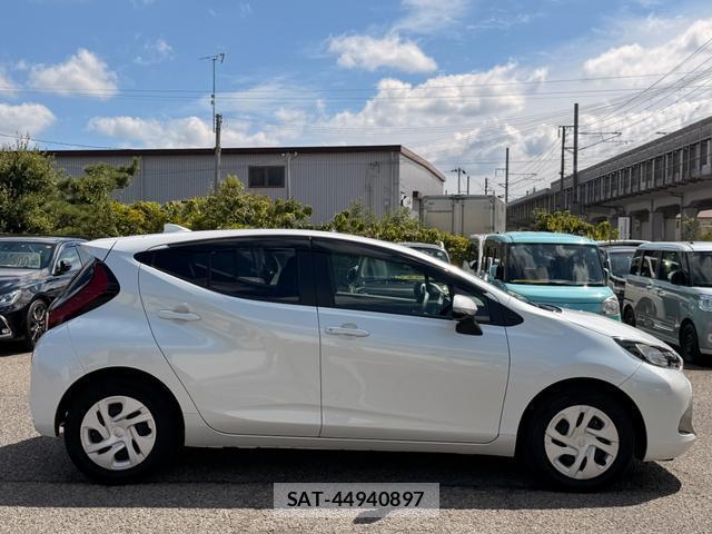 Toyota AQUA 2025-05 8855225-3
