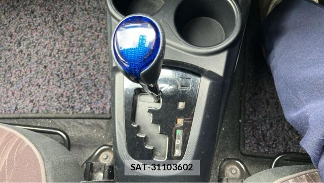 Toyota AQUA 2016-12 8855373-14