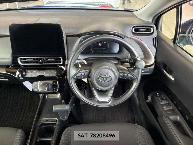 Toyota AQUA 2022-01 8855572-2