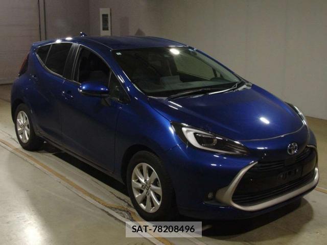 Toyota AQUA 2022-01 8855572-3