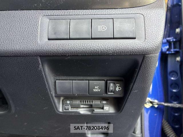 Toyota AQUA 2022-01 8855572-5