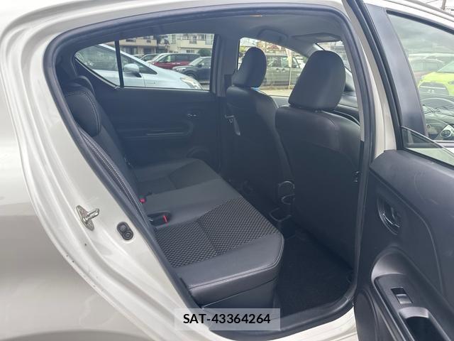 Toyota AQUA 2015-08 8855634-11