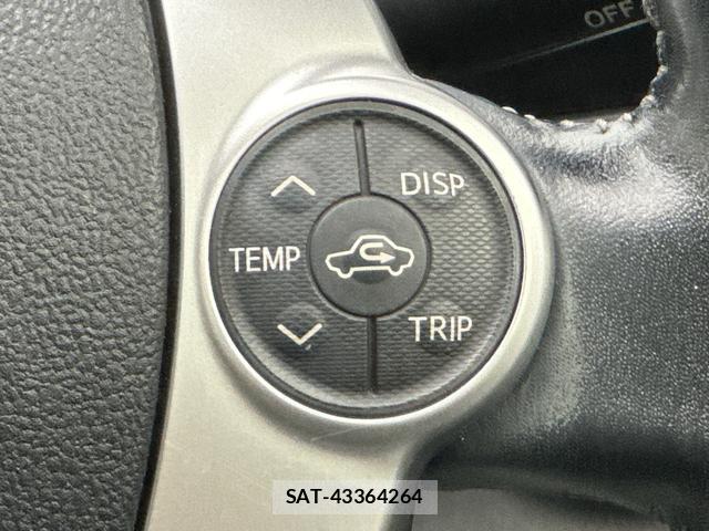 Toyota AQUA 2015-08 8855634-16