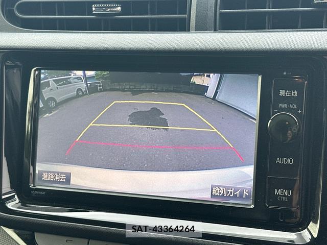 Toyota AQUA 2015-08 8855634-4