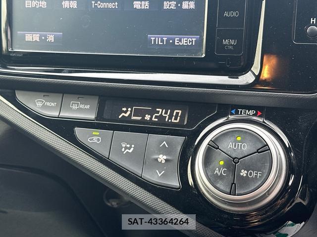 Toyota AQUA 2015-08 8855634-6