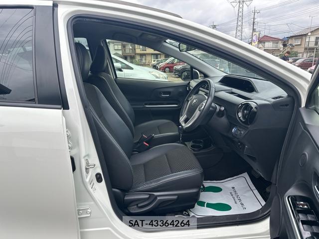 Toyota AQUA 2015-08 8855634-8