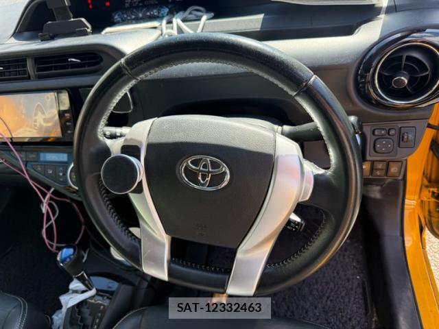 Toyota AQUA 2016-05 8855867-12