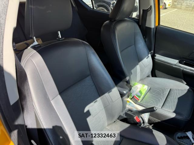 Toyota AQUA 2016-05 8855867-13