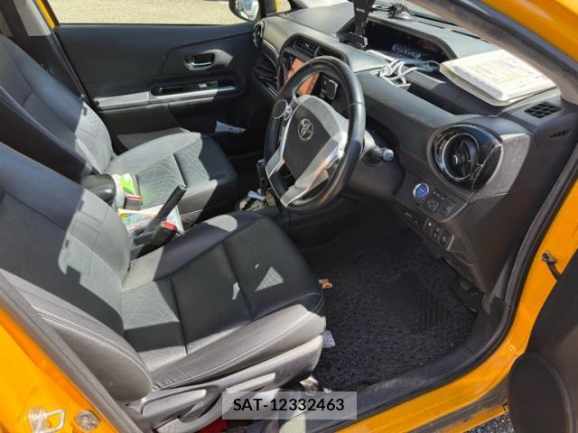 Toyota AQUA 2016-05 8855867-2