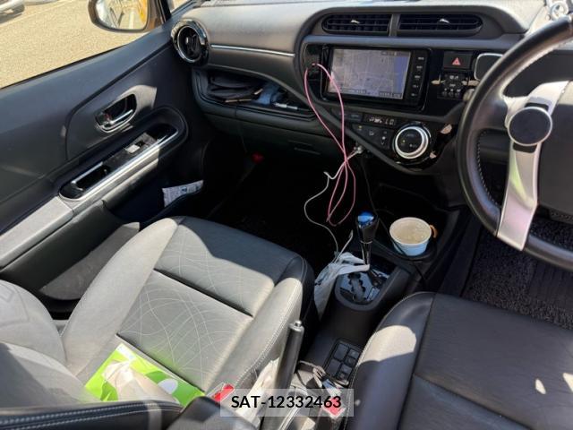 Toyota AQUA 2016-05 8855867-5