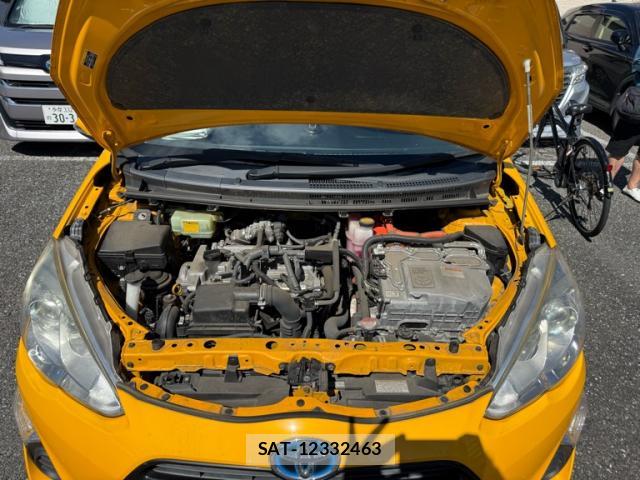 Toyota AQUA 2016-05 8855867-7
