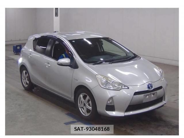 Toyota AQUA 2014-08 8856124-0