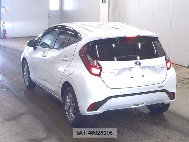 Toyota AQUA 2024-11 8856282-1