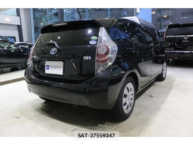 Toyota AQUA 2013-04 8856529-1