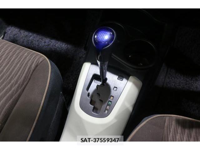 Toyota AQUA 2013-04 8856529-15