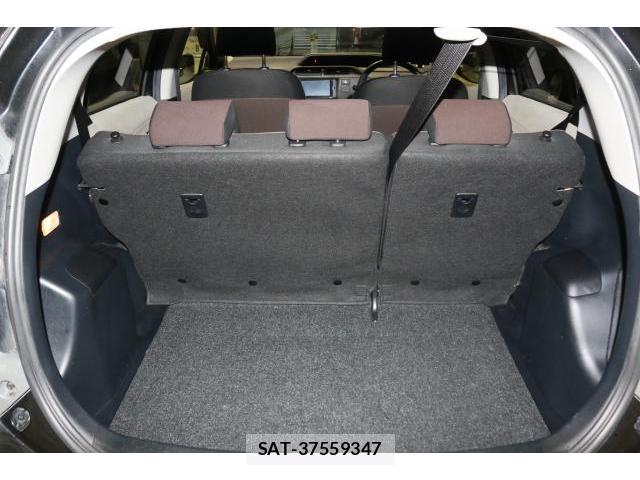 Toyota AQUA 2013-04 8856529-18