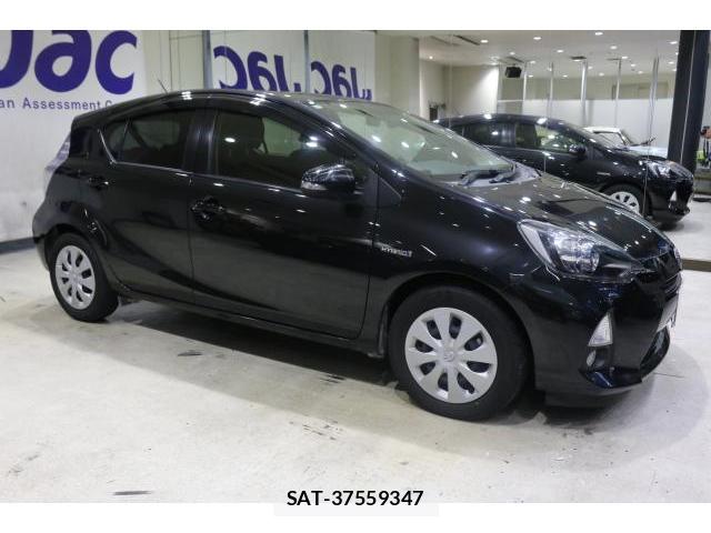 Toyota AQUA 2013-04 8856529-3