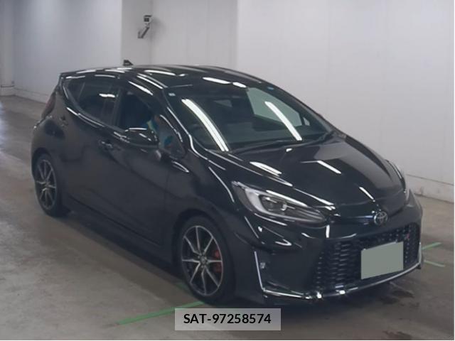 Toyota AQUA 2023-03 8856614-0