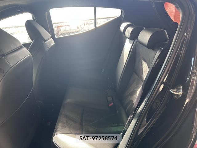 Toyota AQUA 2023-03 8856614-11