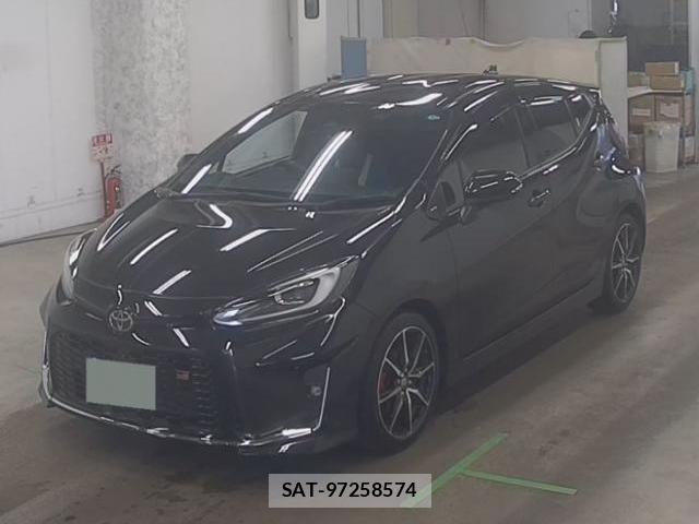 Toyota AQUA 2023-03 8856614-3