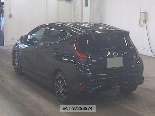 Toyota AQUA 2023-03 8856614-4